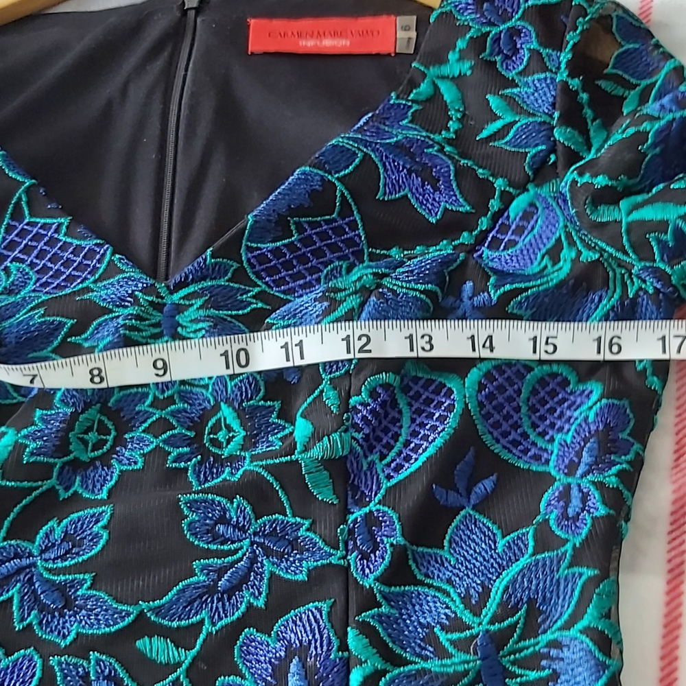 Carmen Marc Valvo dress - Picture 6 of 11